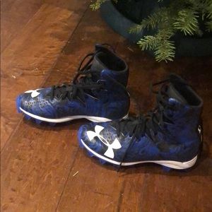 Kids Under Armour football cleats